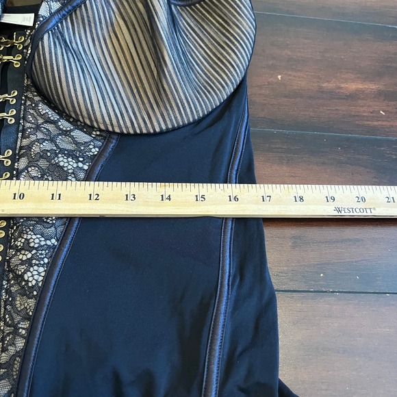 Cacique Women's Corset Sz 42DDD Veiled Lace Hook & Eye Black Underwire Sexy NWT - Picture 7 of 13